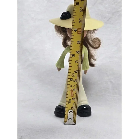 2003 Bratz McDonalds Girlz Girl Doll YASMIN - Picture 5 of 9